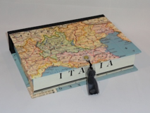Rectangular Box with Map of Italia Paper