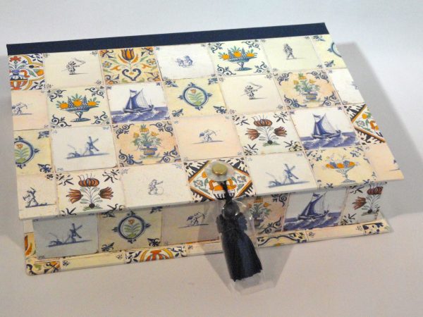 Rectangular Box with Dutch Tiles paper