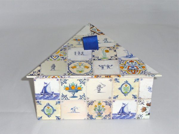 Triangular Box with Delft Tiles paper