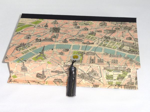 Rectangular box with Paris Monuments map paper