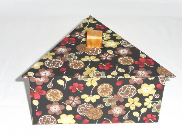 Triangular Box with Blooming Flowers Japanese paper